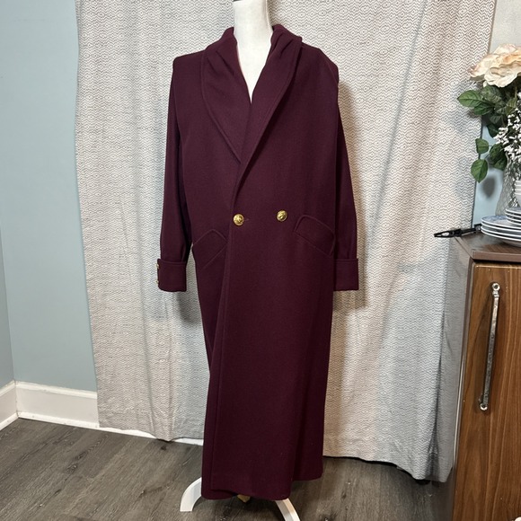 Donnybrook Jackets & Blazers - Donnybrook Maroon Long Wool Peacoat Gold Lion Buttons Size 12 Paisley Liner